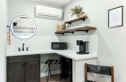 Three Rivers Hotel | Sequoia Motel King RM6, AC, Pool, WiFi 10 Min SNP