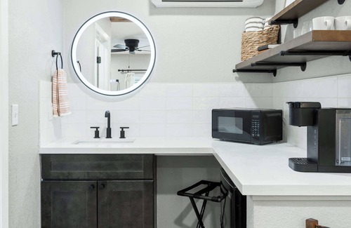 Three Rivers Hotel | Sequoia Motel King RM6, AC, Pool, WiFi 10 Min SNP