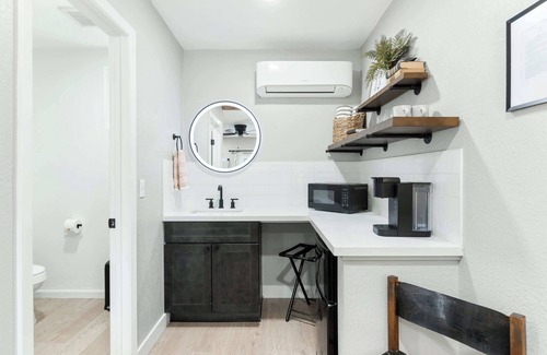 Three Rivers Hotel | Sequoia Motel King RM6, AC, Pool, WiFi 10 Min SNP