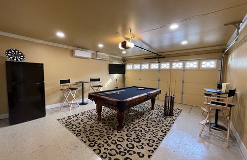 Three Rivers House | Sequoia River Dance ~Close to Park & on the River!