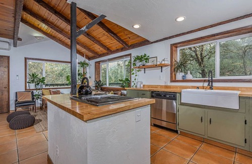 Three Rivers Cabin | Sequoia “Tree house” Light & Bright