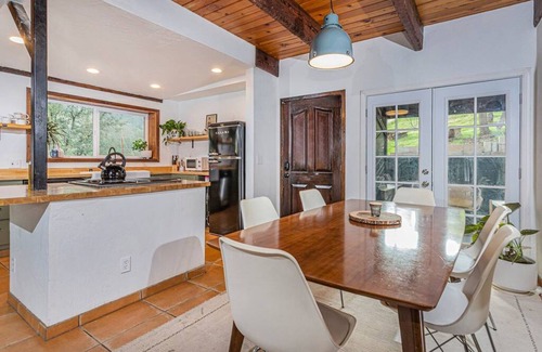 Three Rivers Cabin | Sequoia “Tree house” Light & Bright