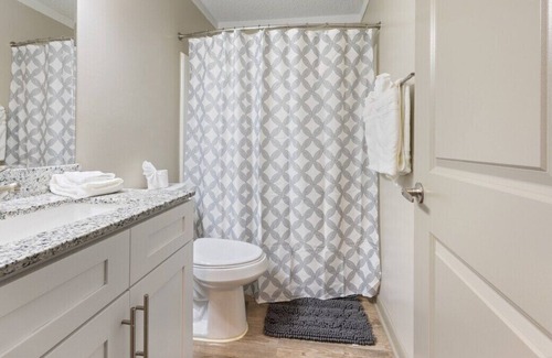 Carrboro Apartment | Serene 2BD 2BA | 5 min UNC | On-Site Gym