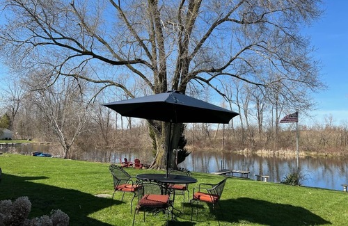 Helmer House | Serene 3-Bdrm Lakehouse