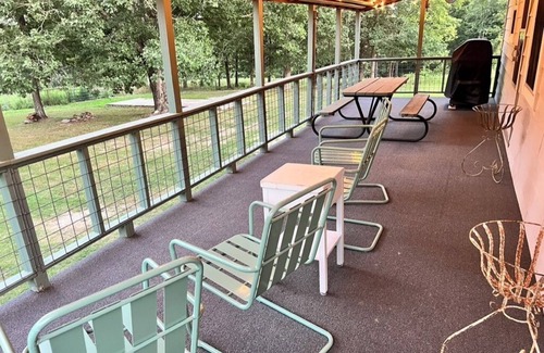 Birch Tree House | Serene and cozy Ozark home - 3 mins to Alley Spring and the Jack's Fork river!