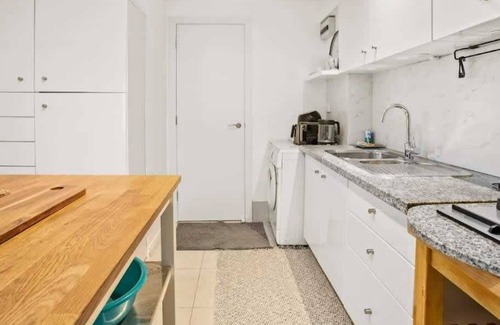 Seaforth House | Serene Apartment surrounded by Nature