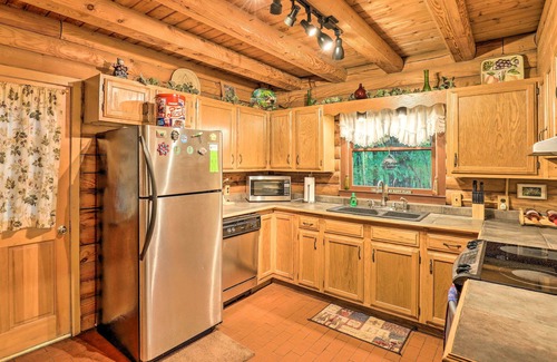 Brevard Cabin | Serene Brevard Cabin ~ 7 Miles to State Forest!