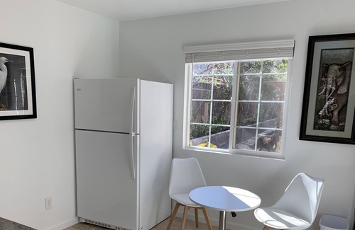 Castro Valley Cottage | Serene & Bright 1 Bedroom Cottage/Garden Views/Free Parking/Free Laundry