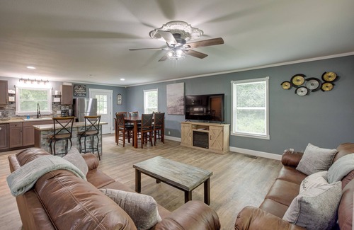 Bryant House | Serene Bryant Retreat w/Private Hot Tub!