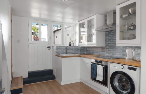 Topsham House | Serene Cottage Nr the Waterfront, Topsham