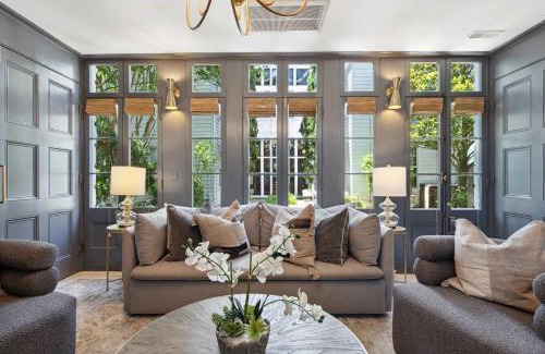 Cannonborough Elliotborough Villa | Serene Cottage with Beautiful Garden and Heated Pool