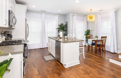 Cannonborough Elliotborough House | Serene Courtyard + Parking - 2 Blocks to King!