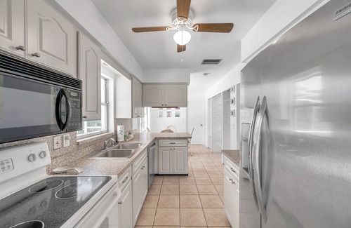 West Bradenton House | Serene Cove w/pool spacious yard near beaches