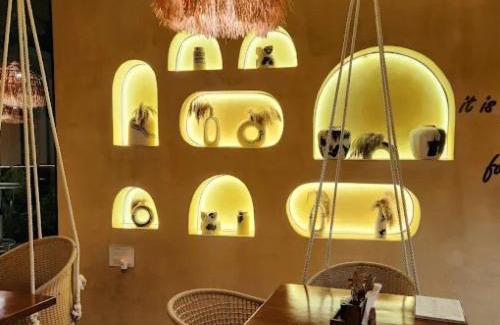 Indore Hotel | Serene Fields Retreat