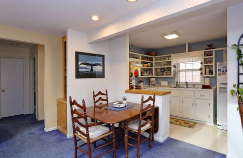 Durham House | ★ Serene Forest Home ★ Near Duke & Trails ★ Dog Friendly★ Families Welcome ★