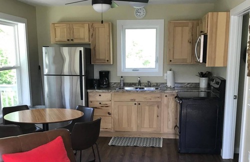 Green Lake Cabin | Serene Hilltop Escape - Lake Views!!