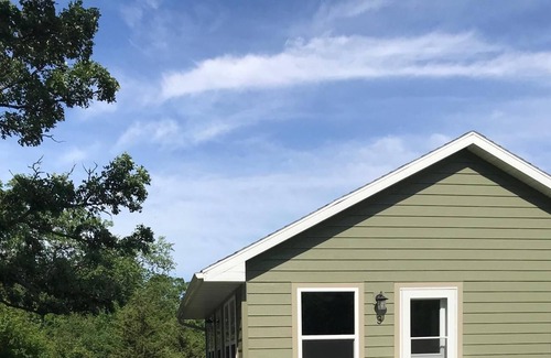 Green Lake Cabin | Serene Hilltop Escape - Lake Views!!