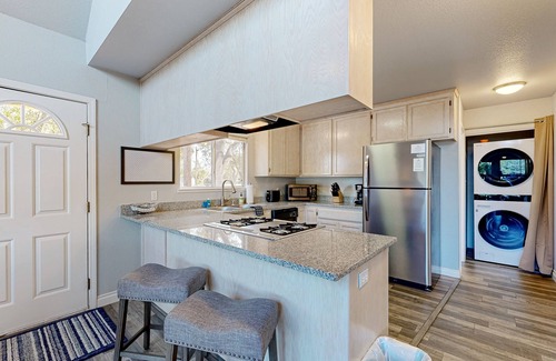 Groveland Cabin | Serene home with spacious deck, fireplace, loft, nearby amenities, dog friendly