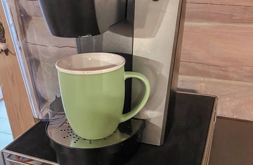 Cary Cabin | Serene Log Cabin Haven: Experience Rustic Charm in Cary- families welcome!