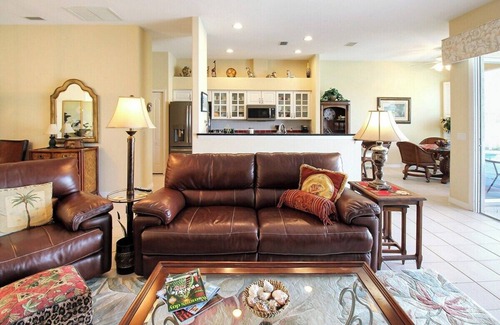 Sarasota House | Serene pool home in the exclusive Heritage Oaks Golf & Country Club - Oak Water Escape