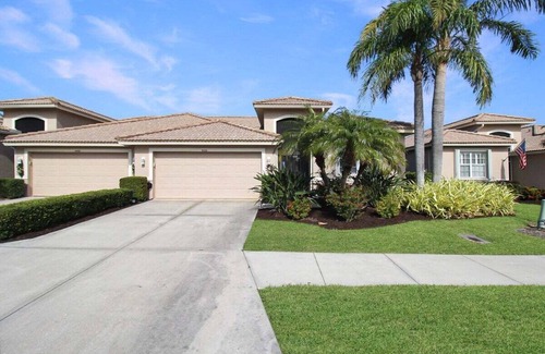 Sarasota House | Serene pool home in the exclusive Heritage Oaks Golf & Country Club - Oak Water Escape