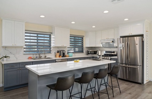 Harbor House | Serene Retreat in East Long Beach