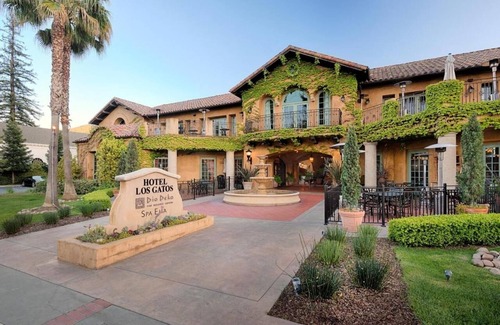 Los Gatos Hotel | Serene Room with Outdoor Pool & Free Parking, Near Silicon Valley