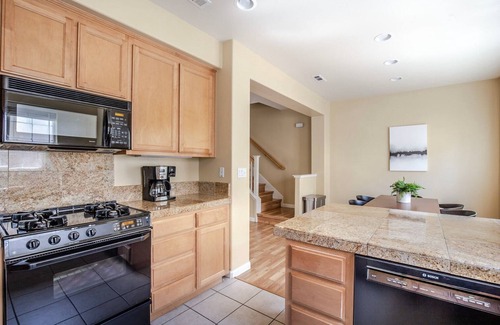 Willow Glen House | Serene San Jose 3BR w/A/C, nr Hiking Trails & Shopping, by Blueground