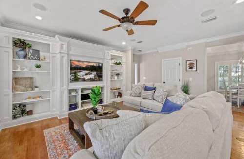 Tallahassee House | Serene Smart Home, Big Backyard, Family and Friends