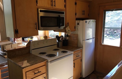 Allenspark Cabin | Serene Solitude mountain cabin in Allenspark