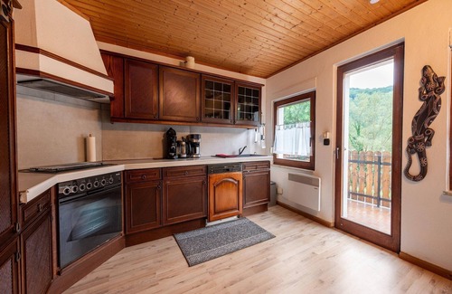 Nehren House | Serene Stay by the Moselle