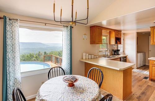Trenton House | Serene Trenton Home w/Pool & Mountain Views!