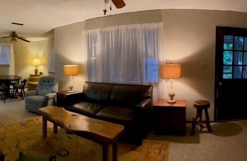 Georgetown House | Serene waterfront bungalow with AC in central Florida