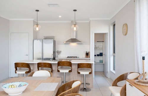 Nangkita House | Serenity 24 Waterfront Living on Hindmarsh Island