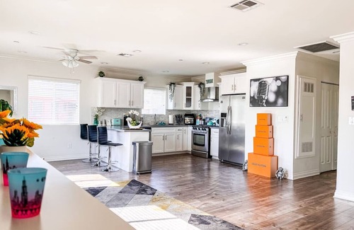 Los Angeles Condo | "Serenity" 3Bed~3Bath By BMO~Crypto~So-Fi~DTLA~USC