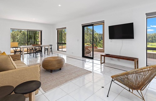 Conjola House | Serenity a stunning home in a great location