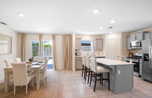 Merced House | Serenity, a tranquil 4-bed, 3-bath home minutes away from UC Merced.