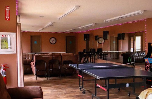 Waynesboro Hotel | Serenity at Rock Retreat Rm 21