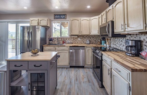 Copperopolis House | Serenity at the Lake for Large Family