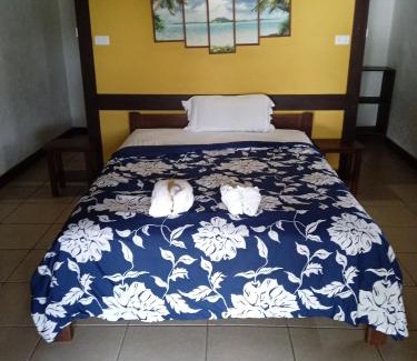 Port Olry Hotel | Serenity Bungalows