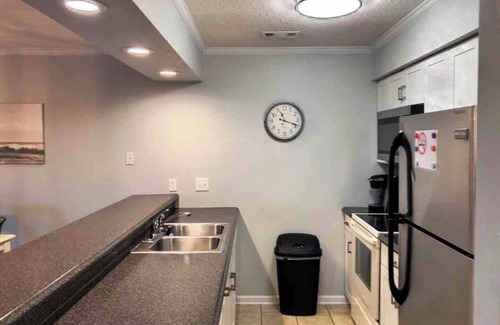 Waterford Plantation House | Serenity by the Coast: Near Airport & Golf Course