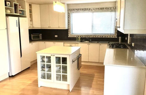 Primbee House | Serenity by the Lake