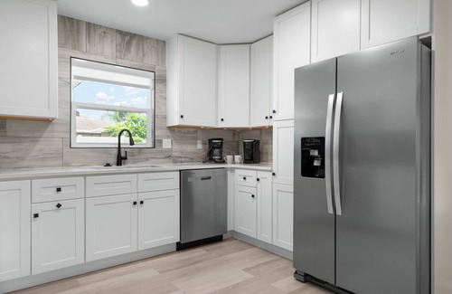 West Bradenton House | ⚓Serenity by the Sea! Cozy pool home w/putting green & fire pit!⚓