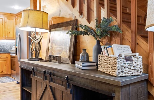 Cornelia House | Serenity Cabin, Riverfront, Fishing, Kayaking