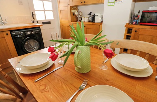 Oxenhope House | SERENITY COTTAGE, character holiday cottage in Oxenhope