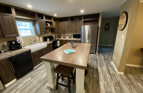 Sharps Chapel House | Serenity Cove 3 Bedroom Home on Secluded Cove