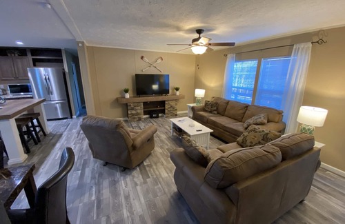 Sharps Chapel House | Serenity Cove 3 Bedroom Home on Secluded Cove