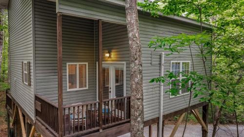 Fort Payne House | Serenity Escape Treehouse on 14 acres near Little River Canyon