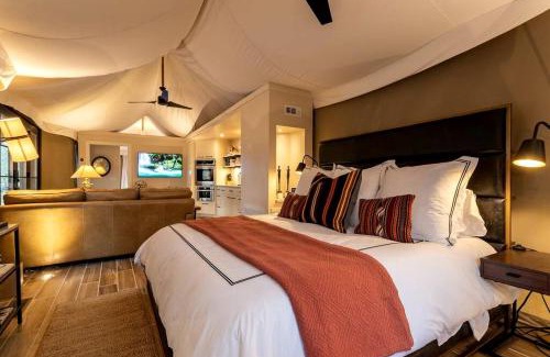 Mid America Other | Serenity for Friends: Luxe Tented Cabin and Hot Tub Delight in Hot Springs, AR