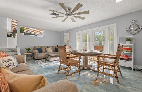 Clearwater House | Serenity Haven Luxe Pet Friendly 5BR With Pool